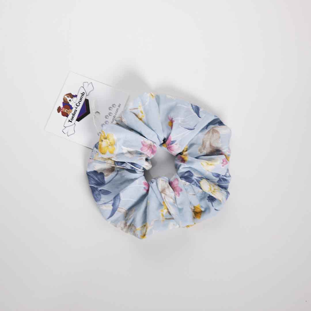 Women's scrunchie in regency blue