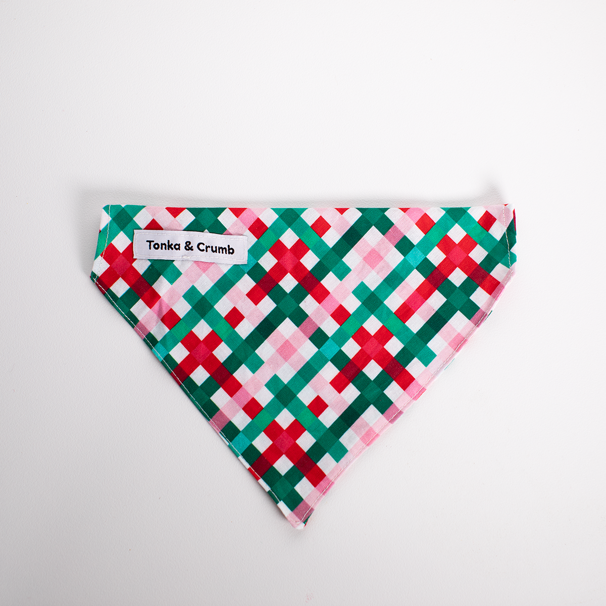 Pet bandana featuring checkered design