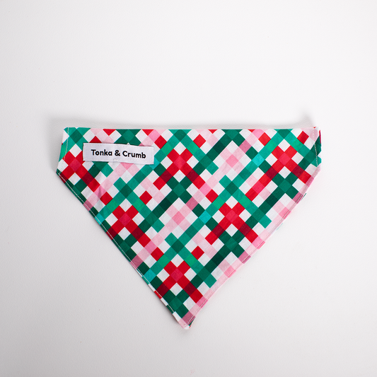 Pet bandana featuring checkered design